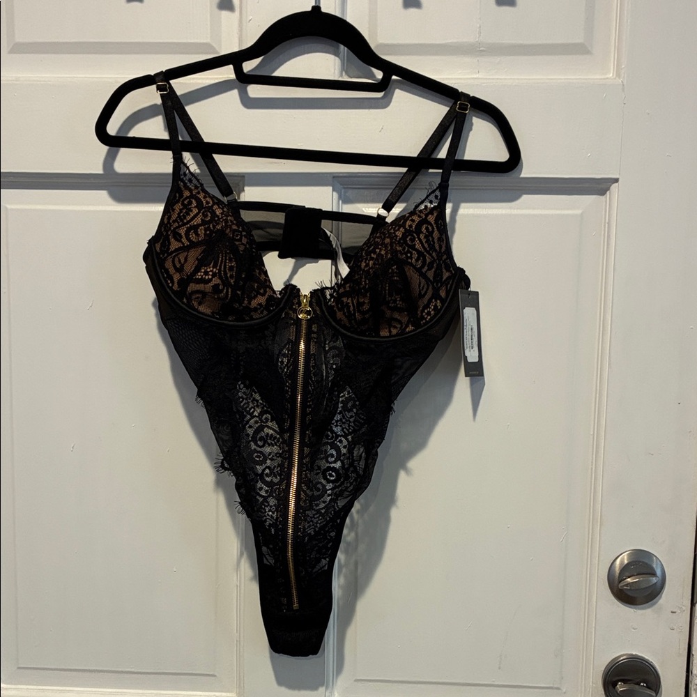 Kingsley Eyelash lace zipper front teddy